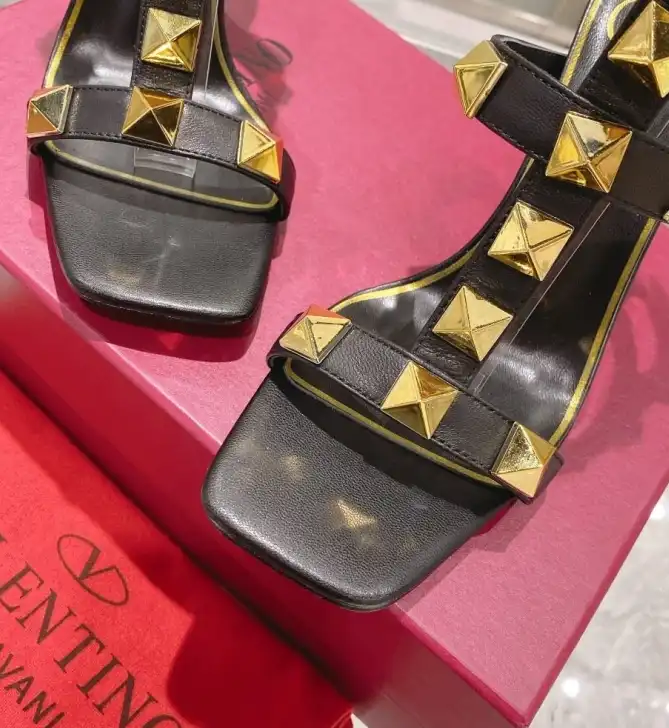 hype Valentino Sandals