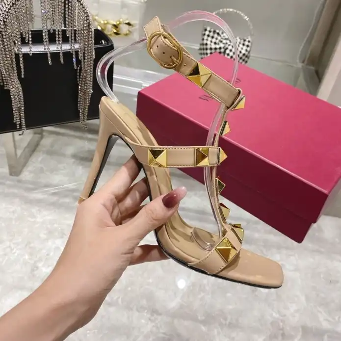 hype Valentino Sandals