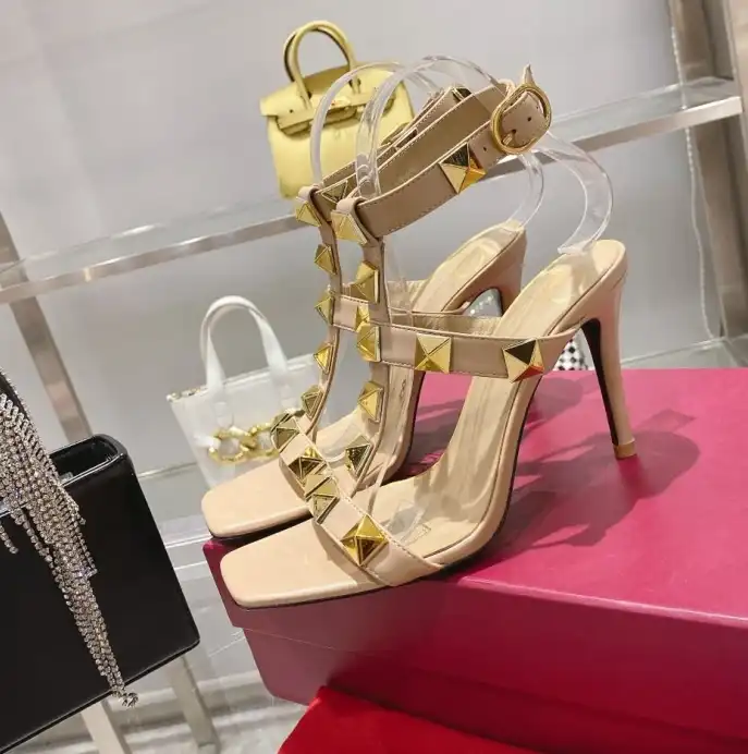 hype Valentino Sandals