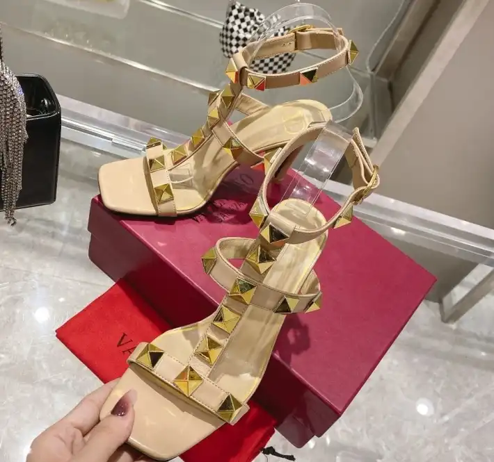 hype Valentino Sandals