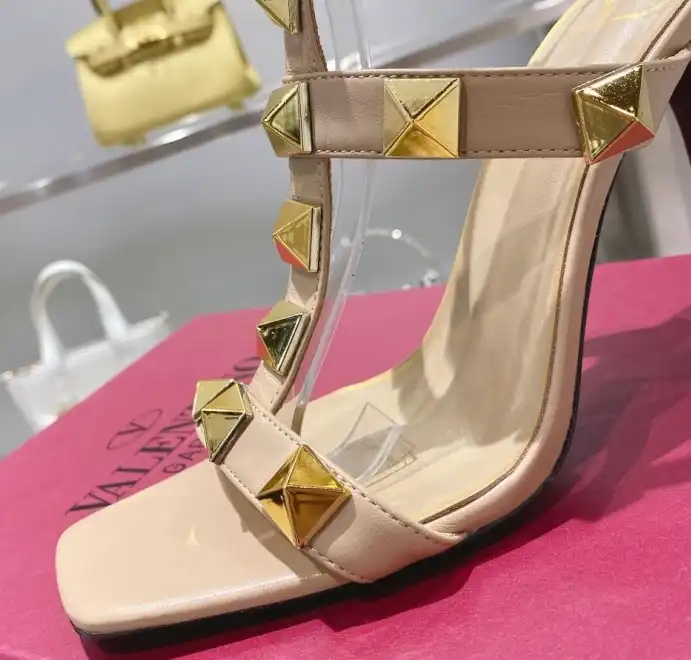 hype Valentino Sandals