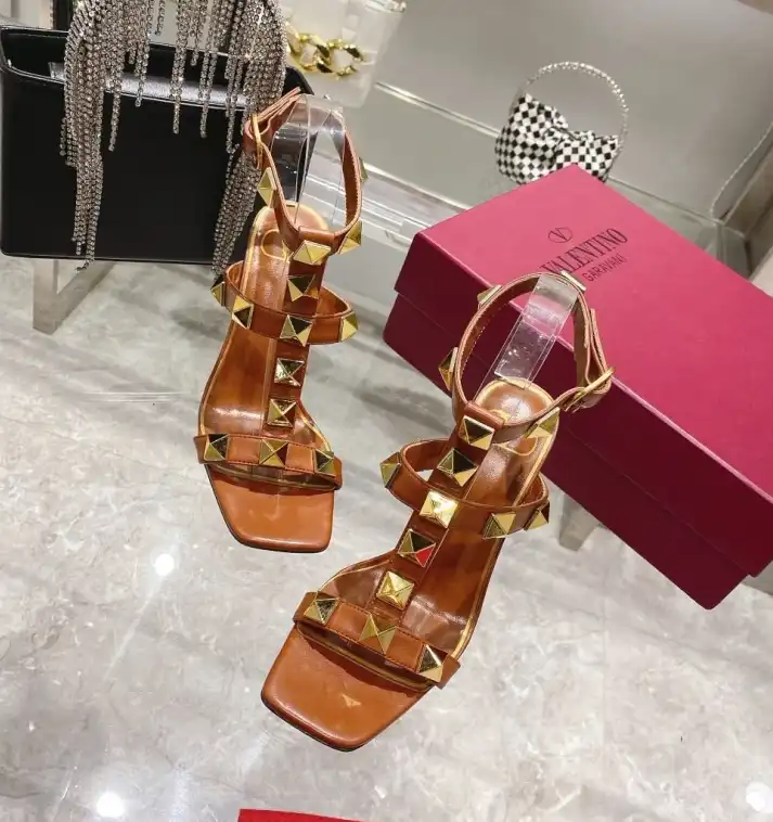 hype Valentino Sandals