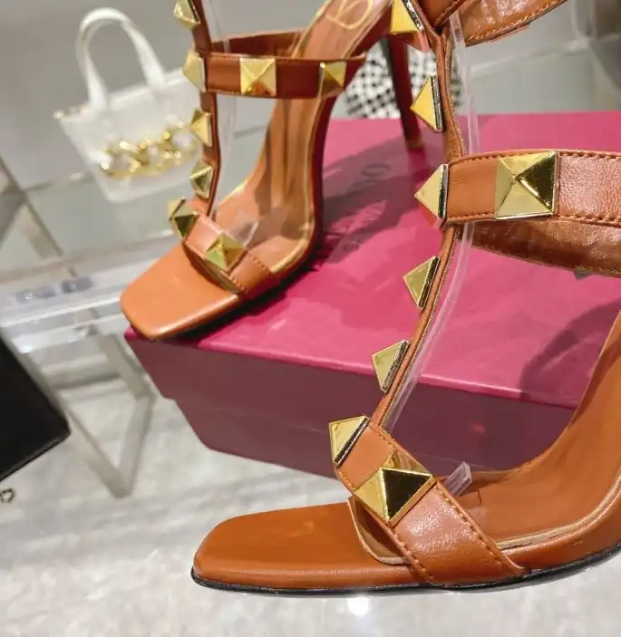 hype Valentino Sandals