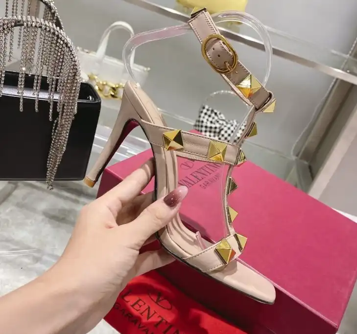 hype Valentino Sandals