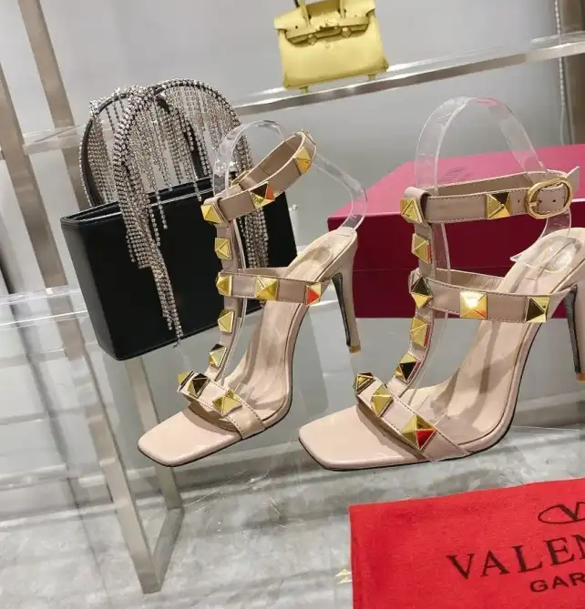 hype Valentino Sandals