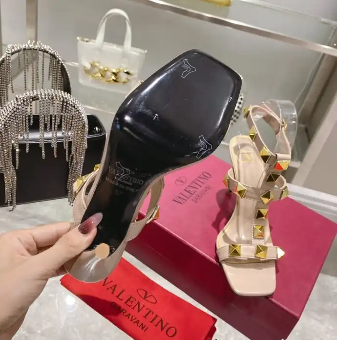 hype Valentino Sandals