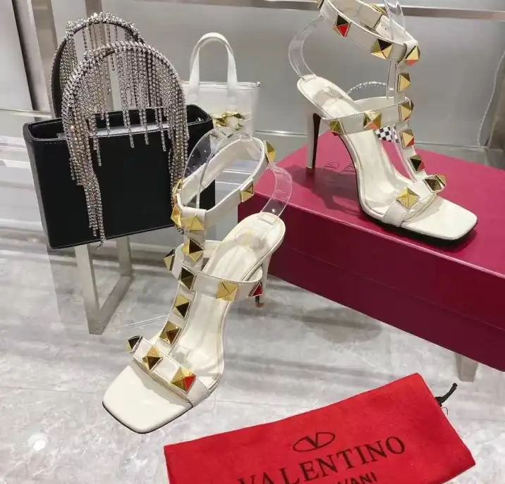 hype Valentino Sandals