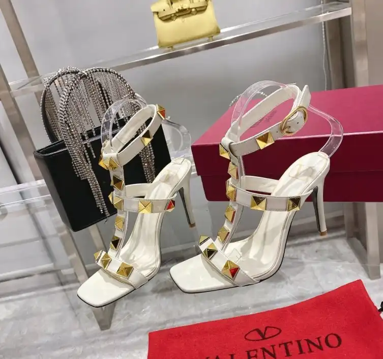 hype Valentino Sandals