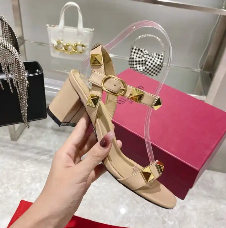 hype Valentino Sandals