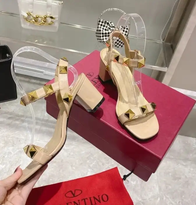 hype Valentino Sandals