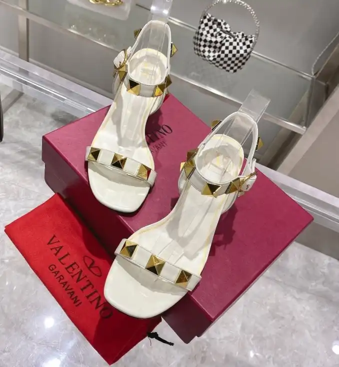 hype Valentino Sandals