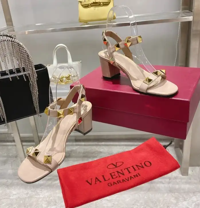 hype Valentino Sandals