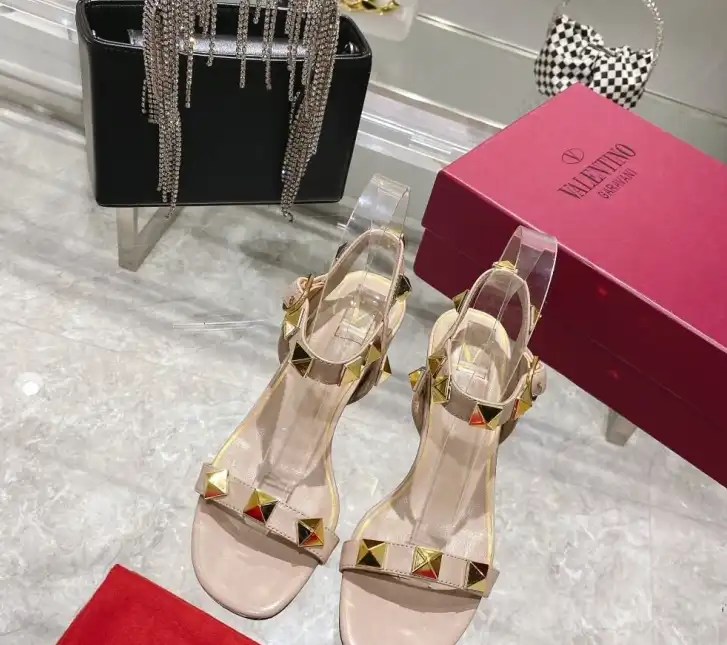 hype Valentino Sandals