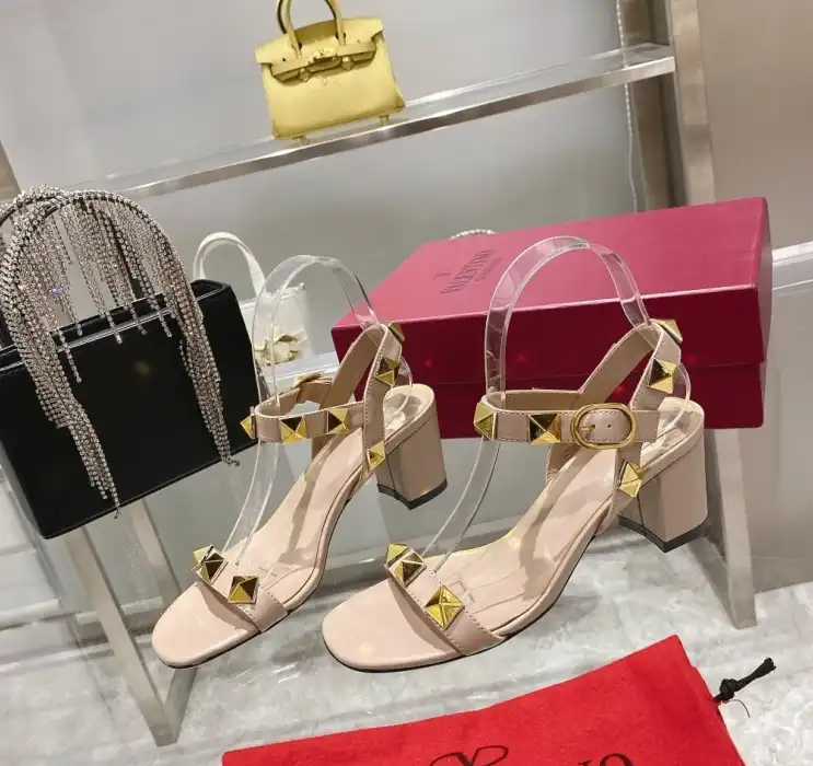 hype Valentino Sandals