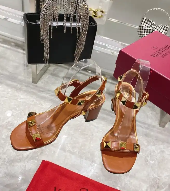 hype Valentino Sandals