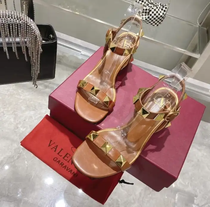 hype Valentino Sandals