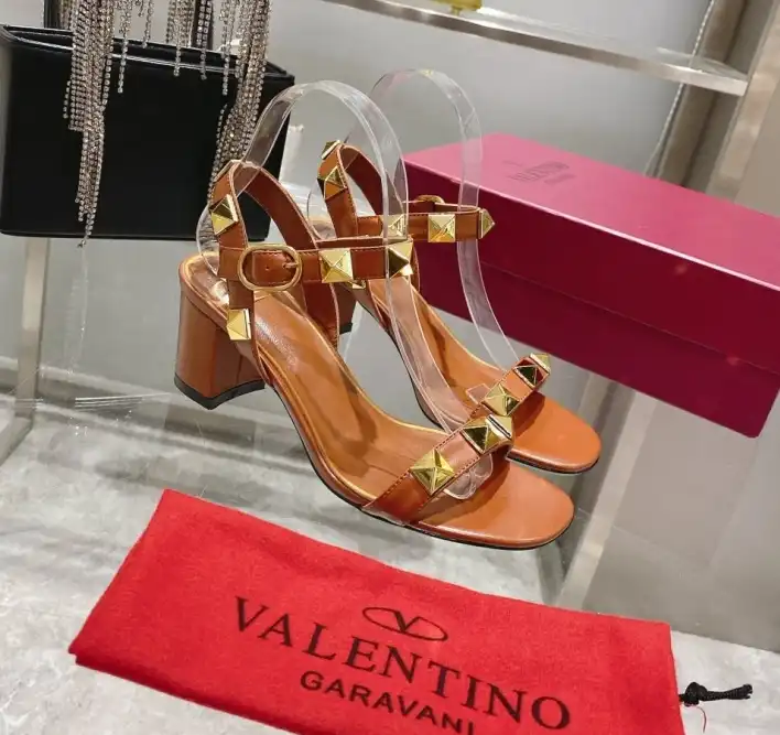 hype Valentino Sandals