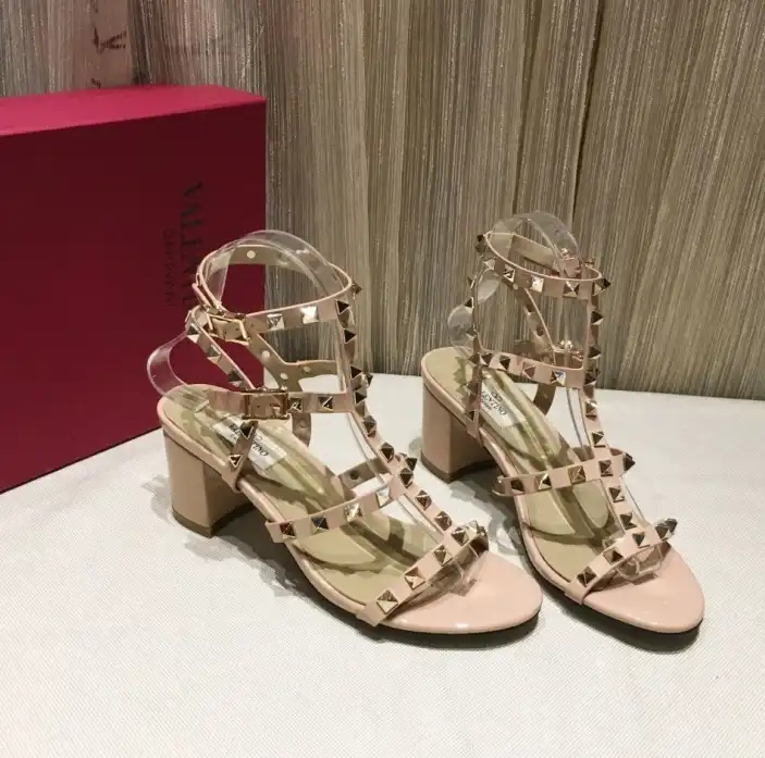 hype Valentino High Heels