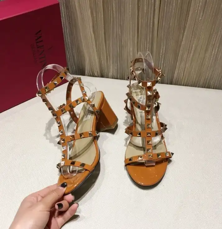 hype Valentino High Heels