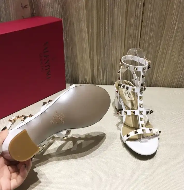 hype Valentino High Heels