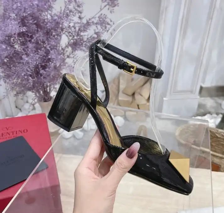 hype Valentino High Heels