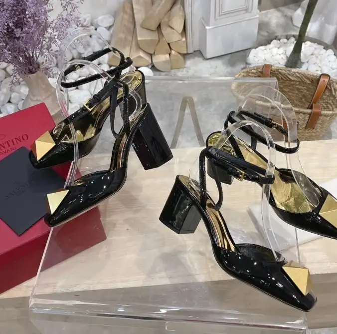 hype Valentino High Heels