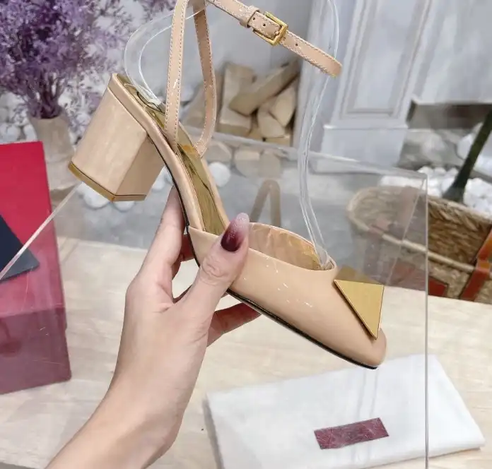 hype Valentino High Heels