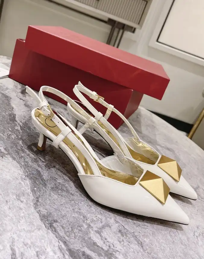 hype Valentino Sandals