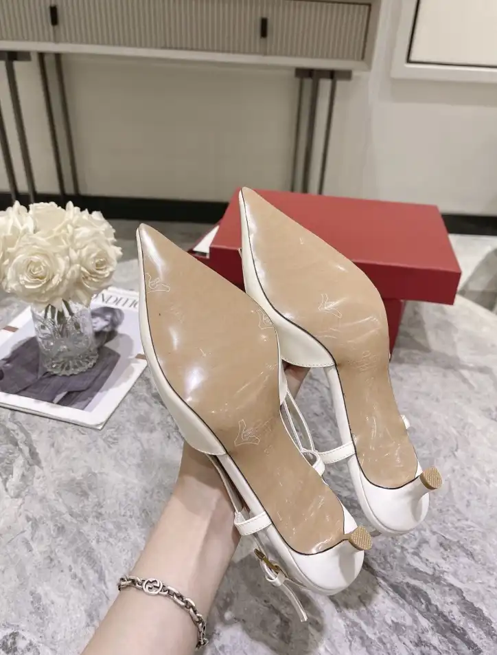 hype Valentino Sandals