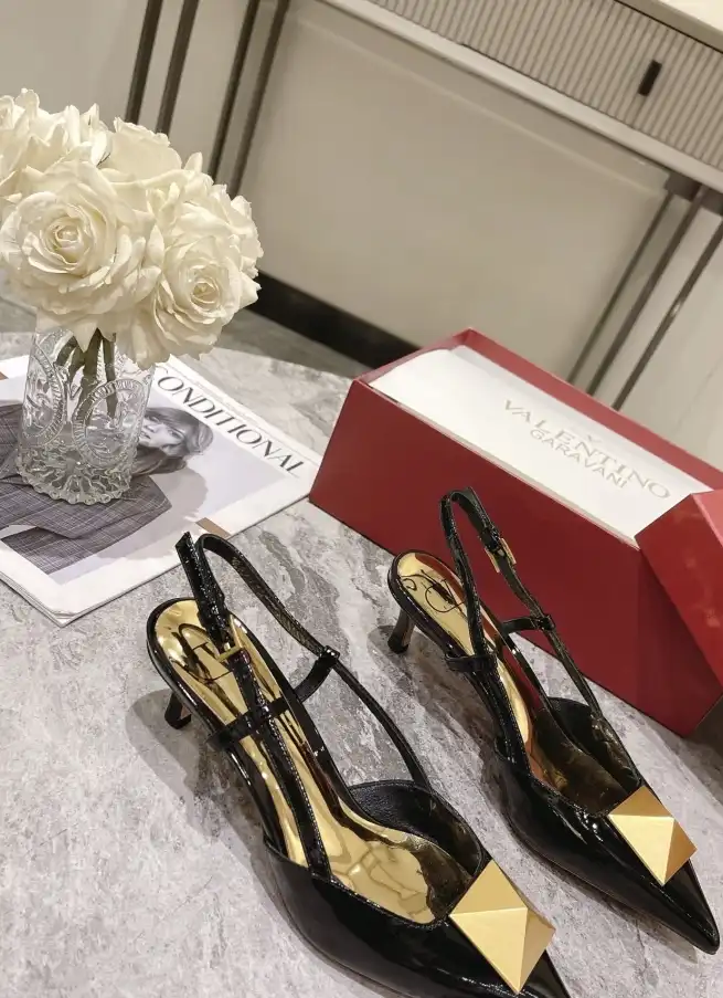 hype Valentino Sandals