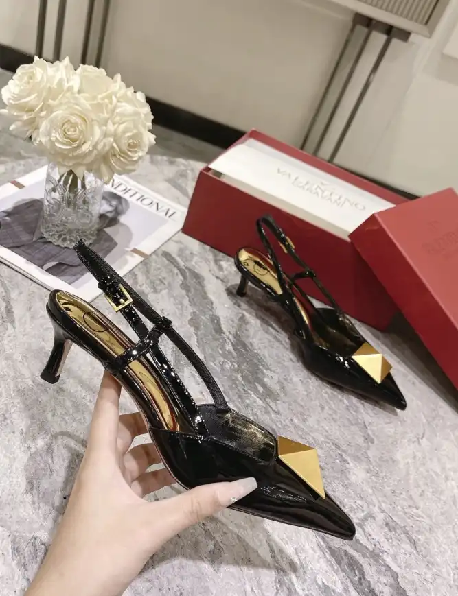 hype Valentino Sandals