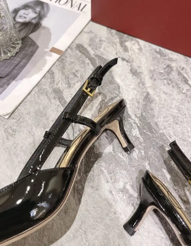 hype Valentino Sandals