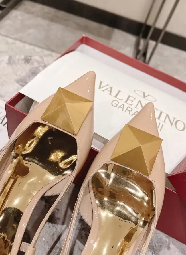 hype Valentino Sandals