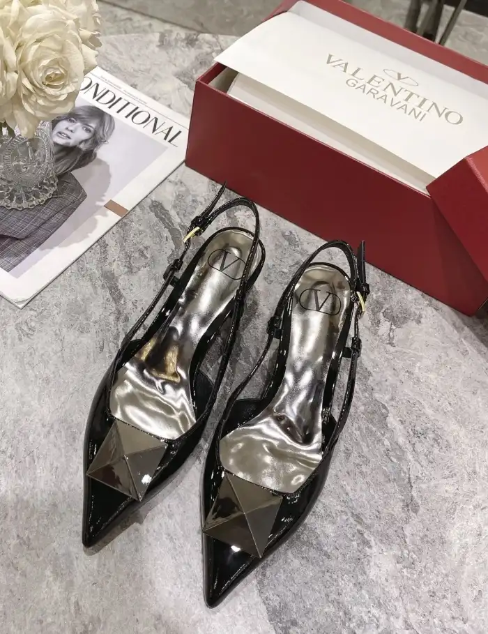 hype Valentino Sandals