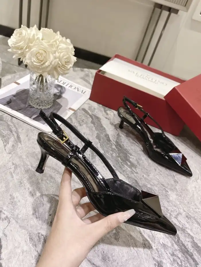 hype Valentino Sandals