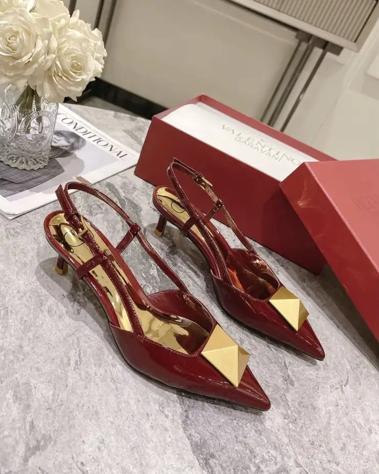 hype Valentino Sandals