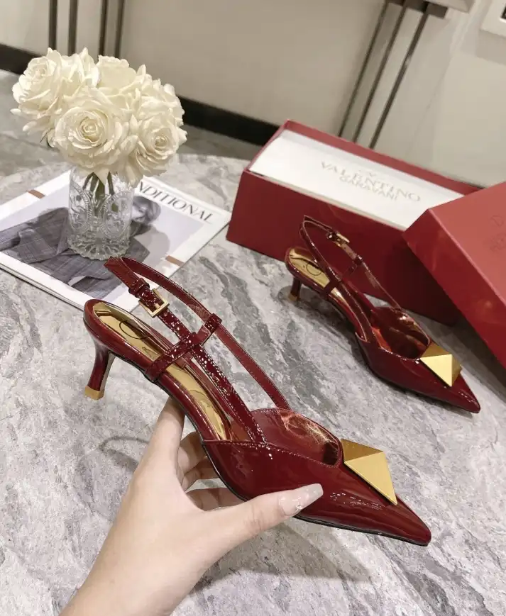 hype Valentino Sandals