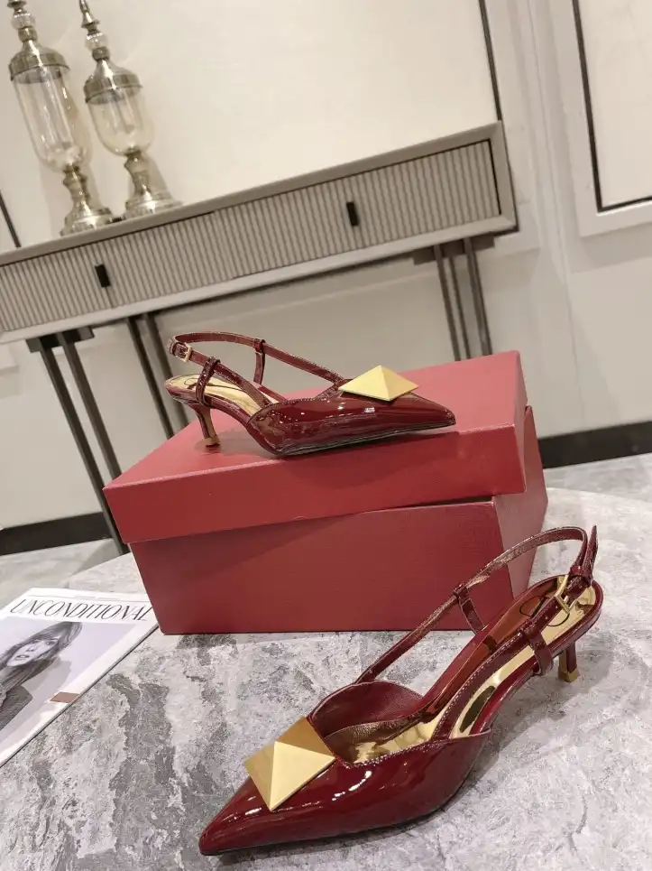 hype Valentino Sandals