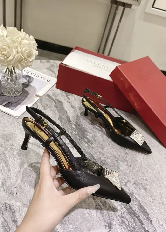 hype Valentino Sandals