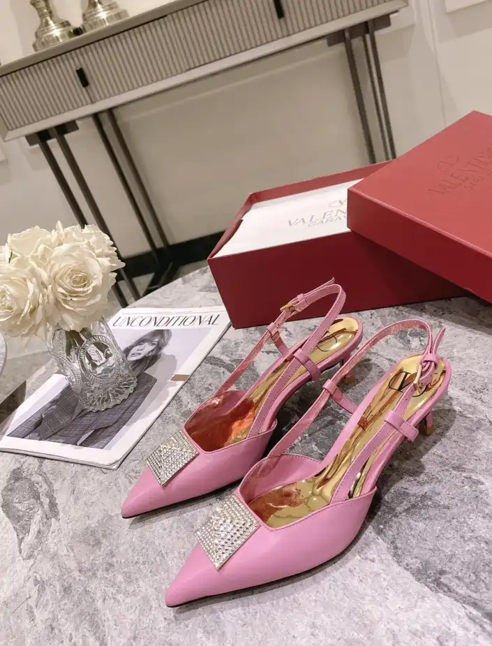 hype Valentino Sandals