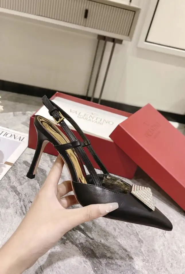 hype Valentino Sandals