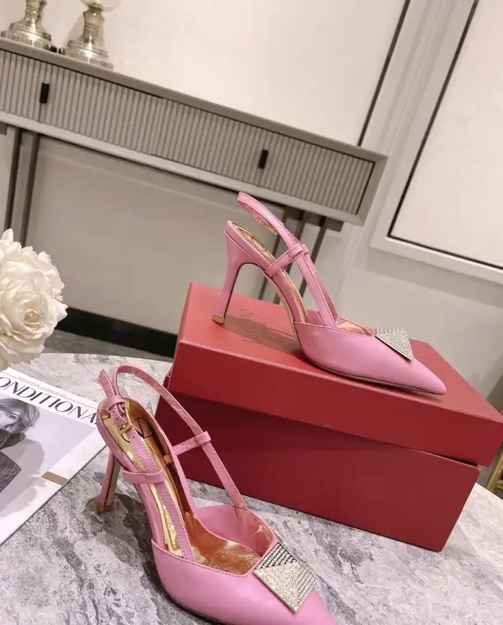 hype Valentino Sandals