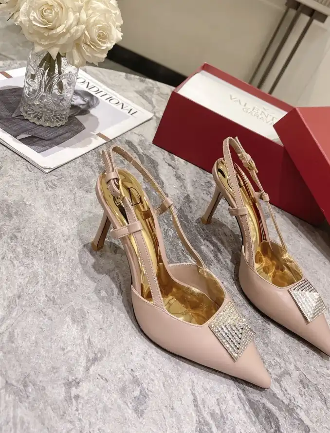 hype Valentino Sandals