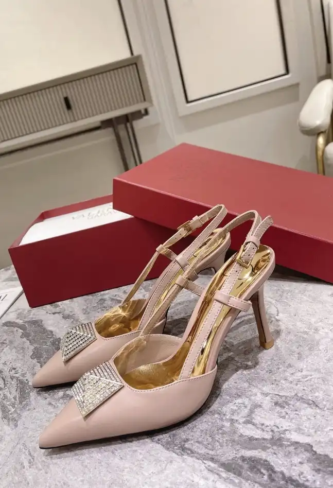 hype Valentino Sandals