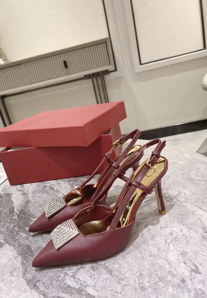 hype Valentino Sandals