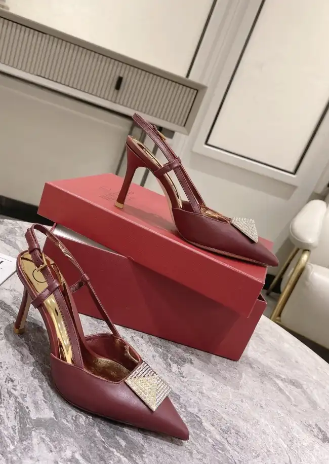 hype Valentino Sandals