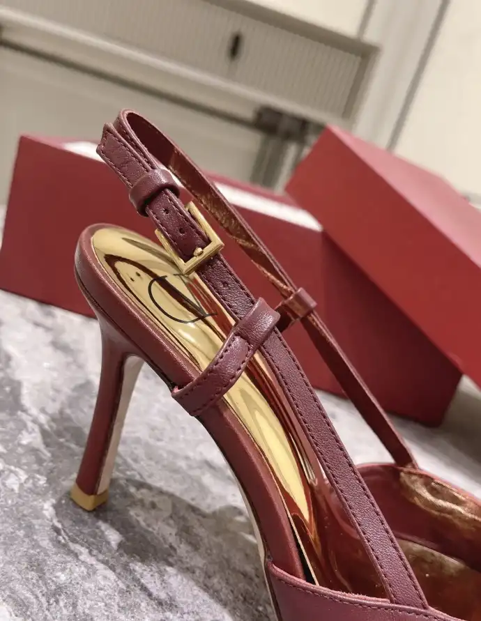 hype Valentino Sandals