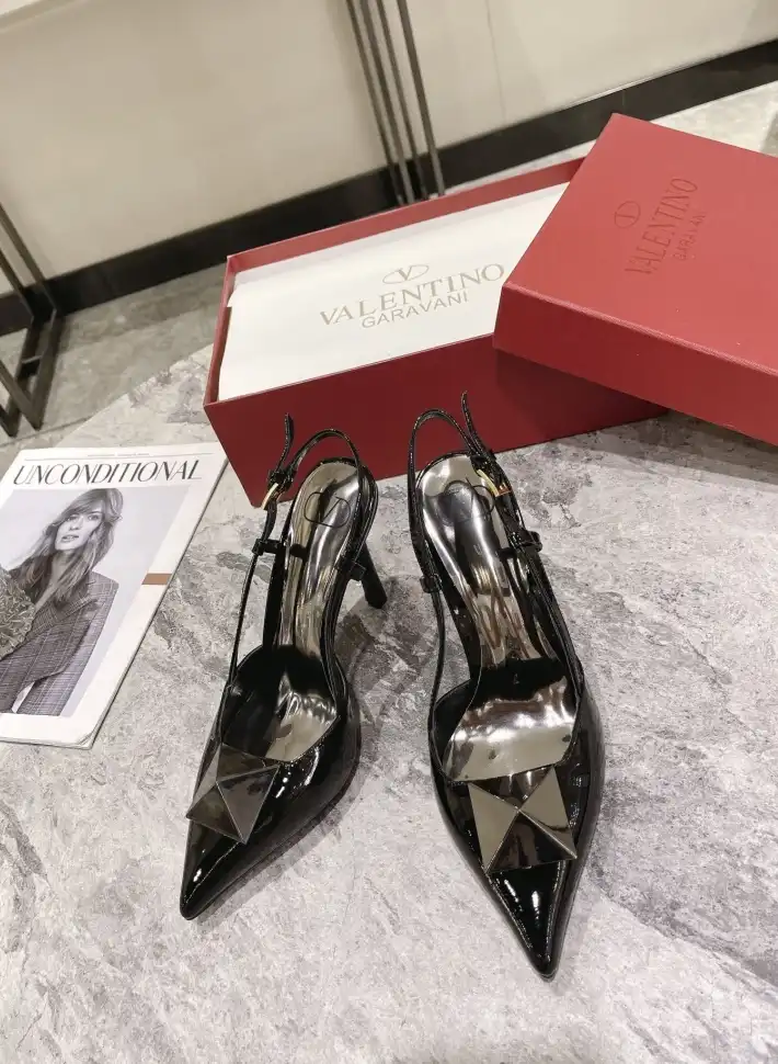 hype Valentino Sandals