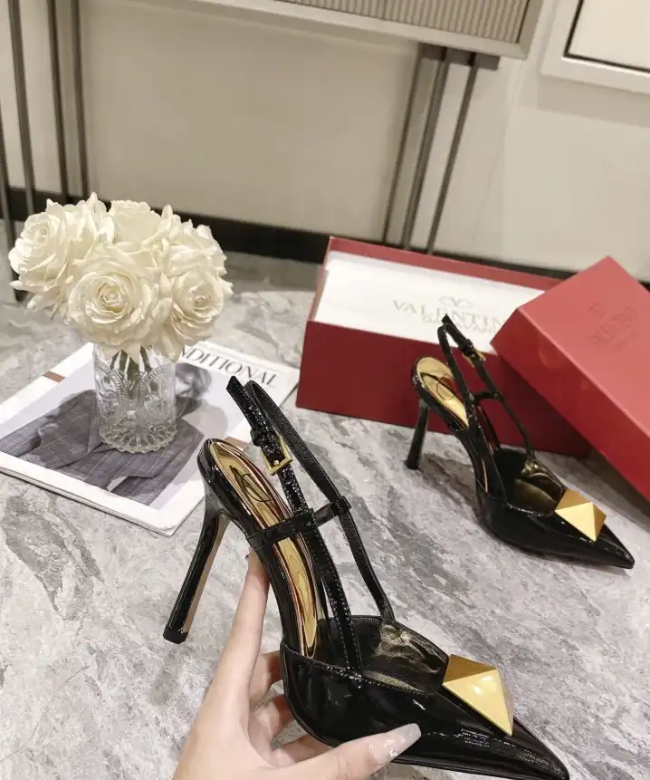 hype Valentino Sandals