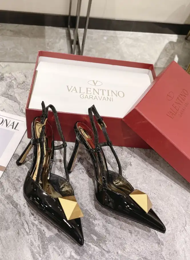 hype Valentino Sandals